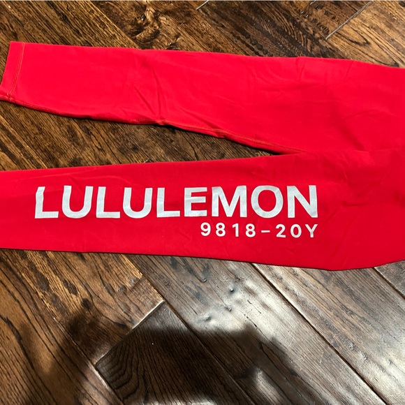 Lululemon high rise leggings - Size 8 - Picture 2 of 4
